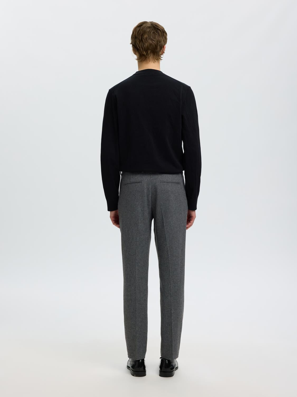 model_shot-back